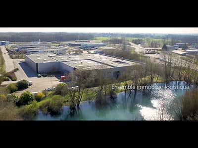 Teaser sur un bâtiment logistique